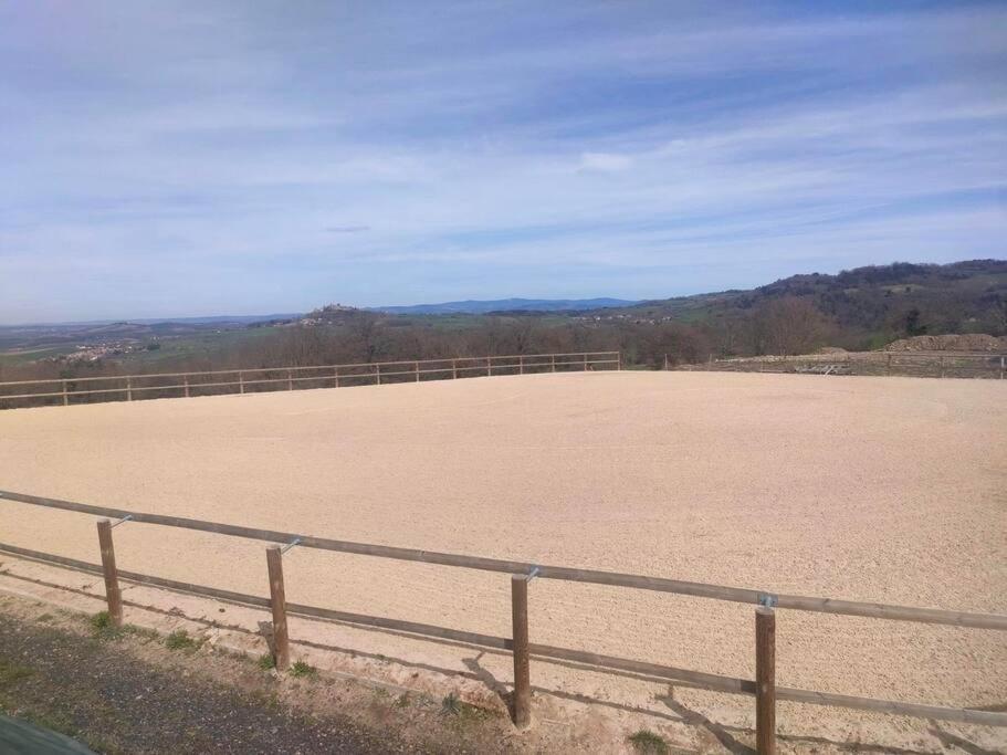 Gite La Roche Paisible Saint-Julien-de-Coppel Kültér fotó