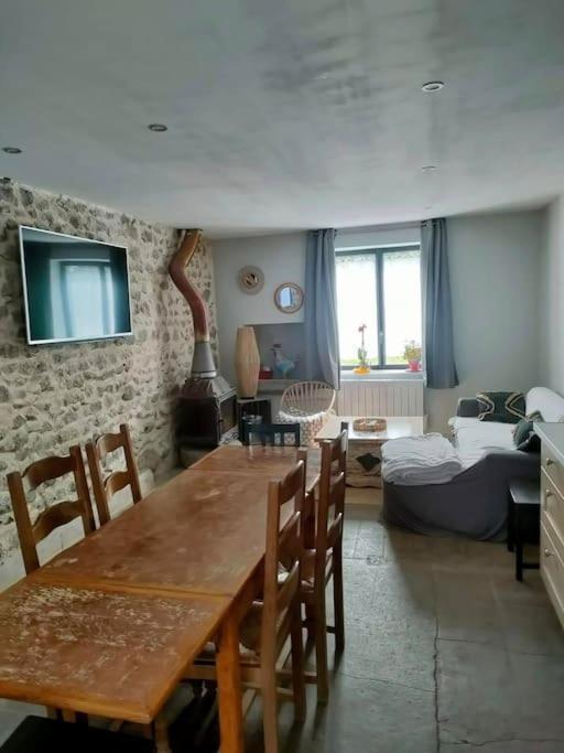 Gite La Roche Paisible Saint-Julien-de-Coppel Kültér fotó