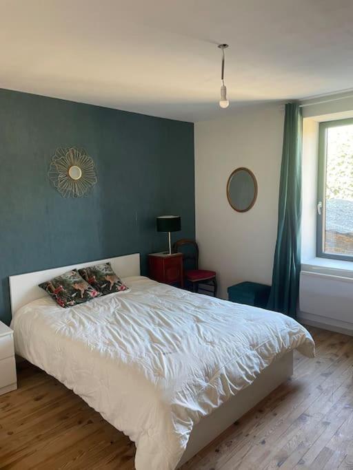 Gite La Roche Paisible Saint-Julien-de-Coppel Kültér fotó