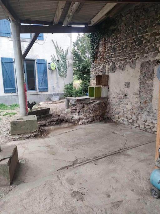 Gite La Roche Paisible Saint-Julien-de-Coppel Kültér fotó