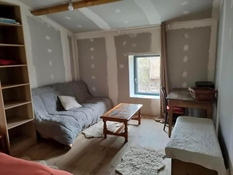 Gite La Roche Paisible Saint-Julien-de-Coppel Kültér fotó